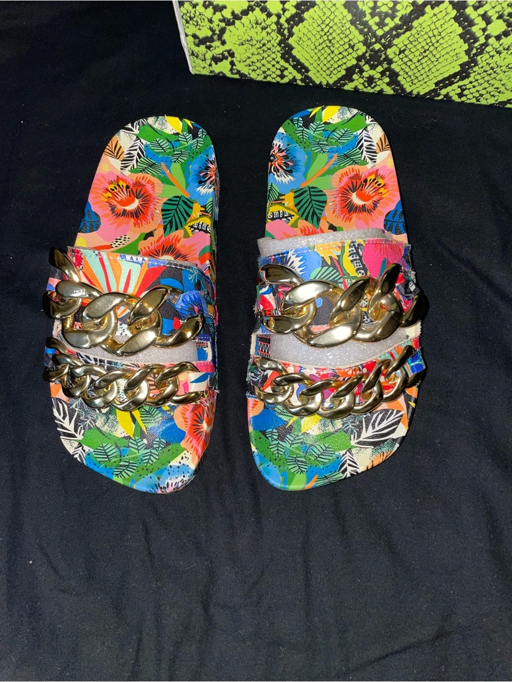 NEW Tropical Floral Slide Sandals with Gold Chain Accent Size 6